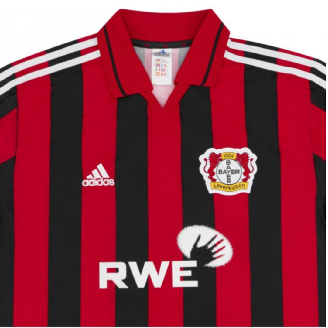 2001-02 Bayer 04 Leverkusen Domicile